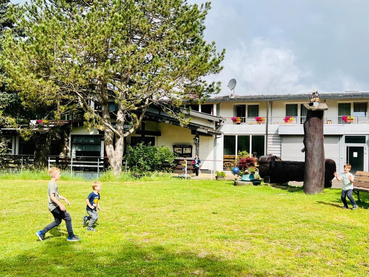 Landhotel Tanneneck - Ideal Fuer Gruppen, Familien Und Hunde Löffingen 外观 照片